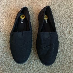 Soda Flat Women Black Shoe